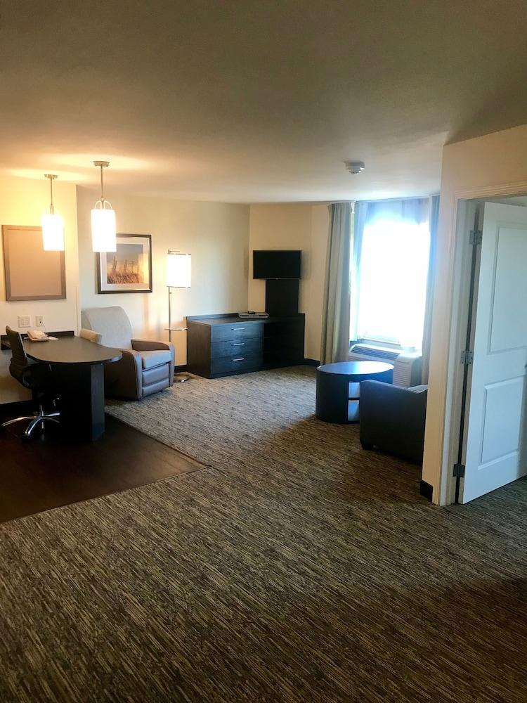 Candlewood Suites Lincoln By Ihg Ngoại thất bức ảnh